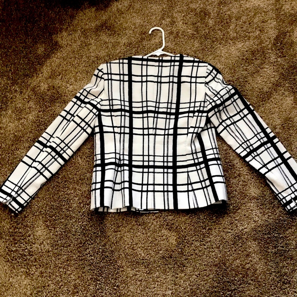 Blazer - Picture 2 of 2